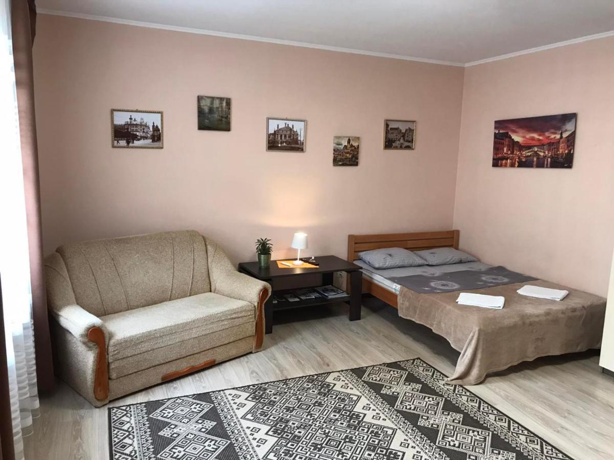 Apartment Near The Forum Mall Lviv Kültér fotó